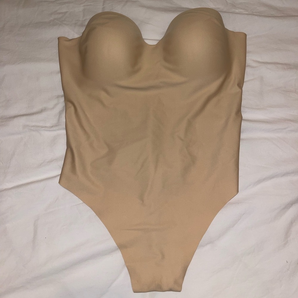 Skims Body Underwire Thong Bodysuit